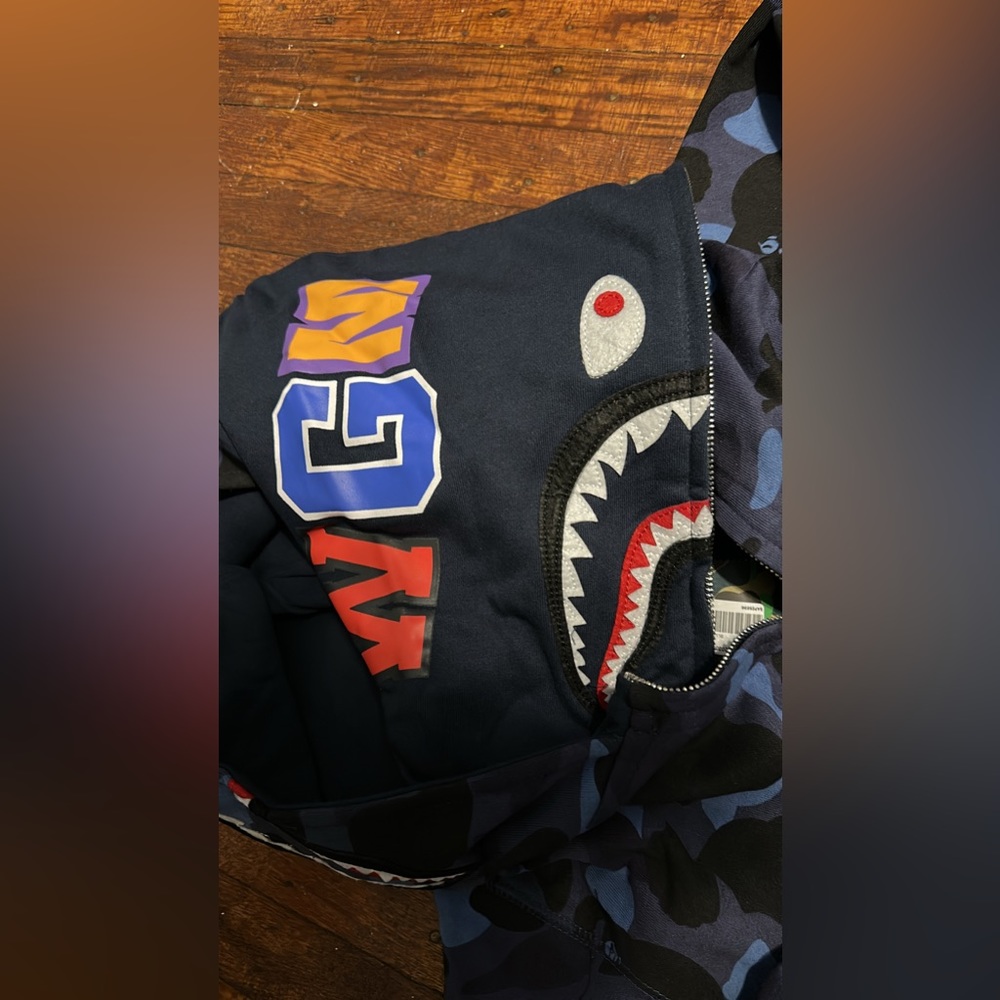 Bape - Picture 7 of 11